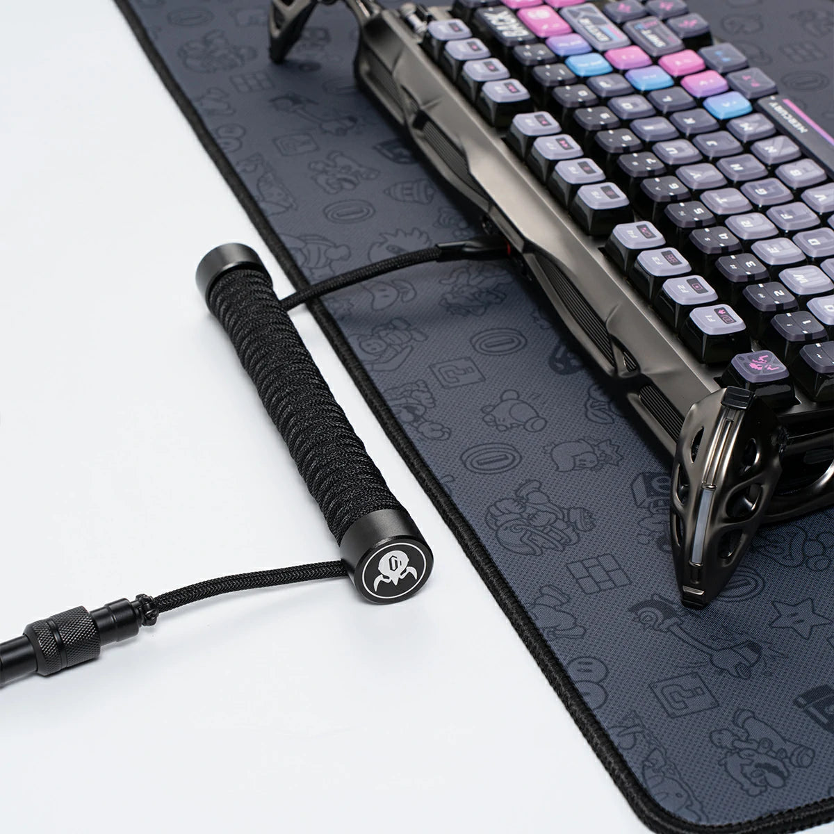 GravaStar Coiled Aviator USB Cable - Black/White