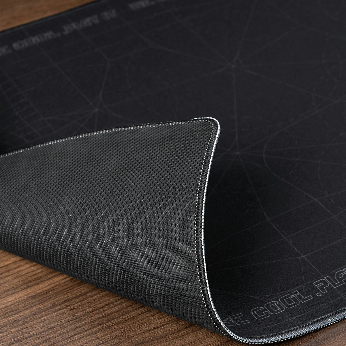 Gravastar Gaming Mouse Pad - Black/White